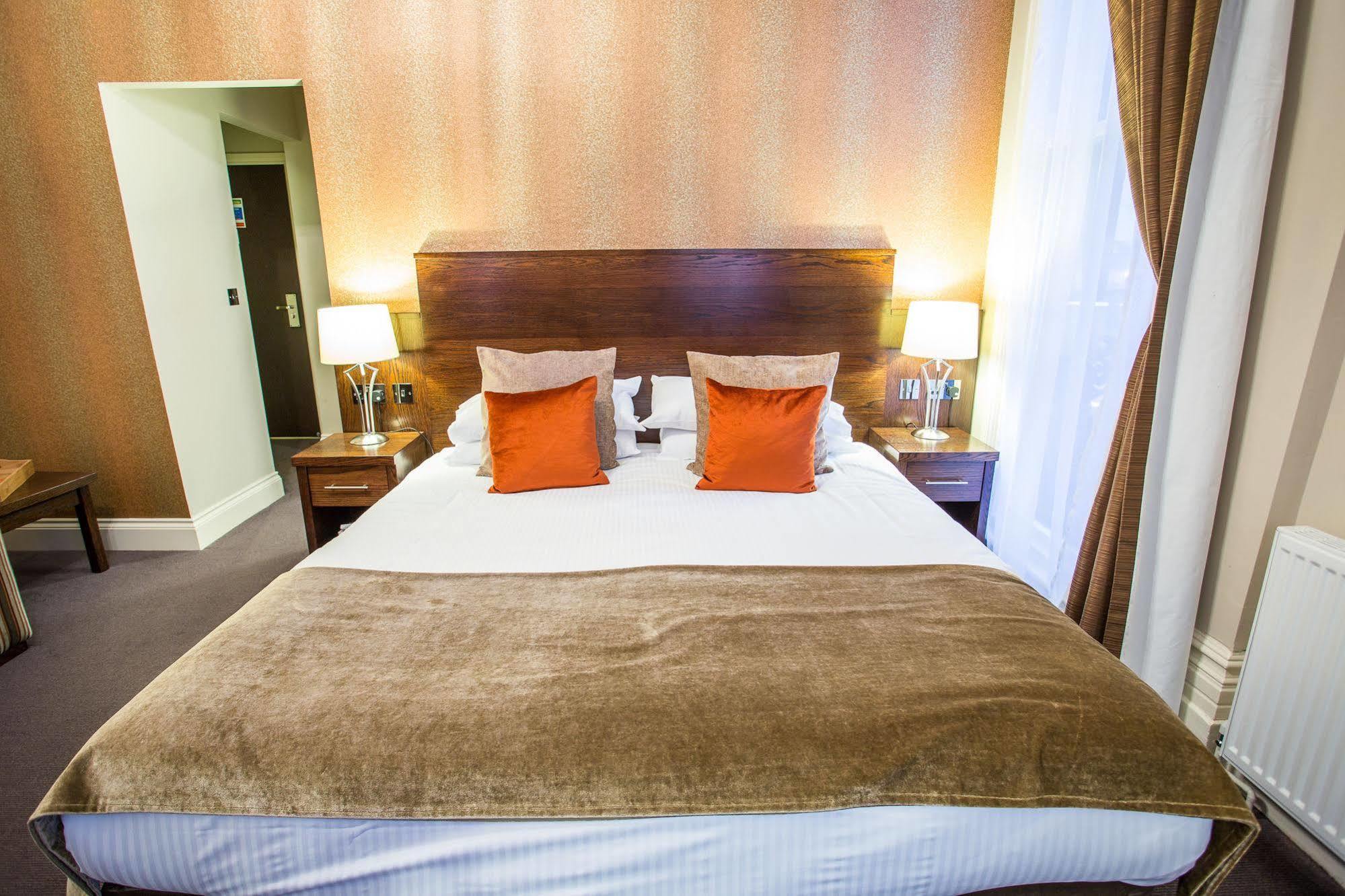 The Duke Of Edinburgh Hotel & Bar Barrow-in-Furness Ngoại thất bức ảnh