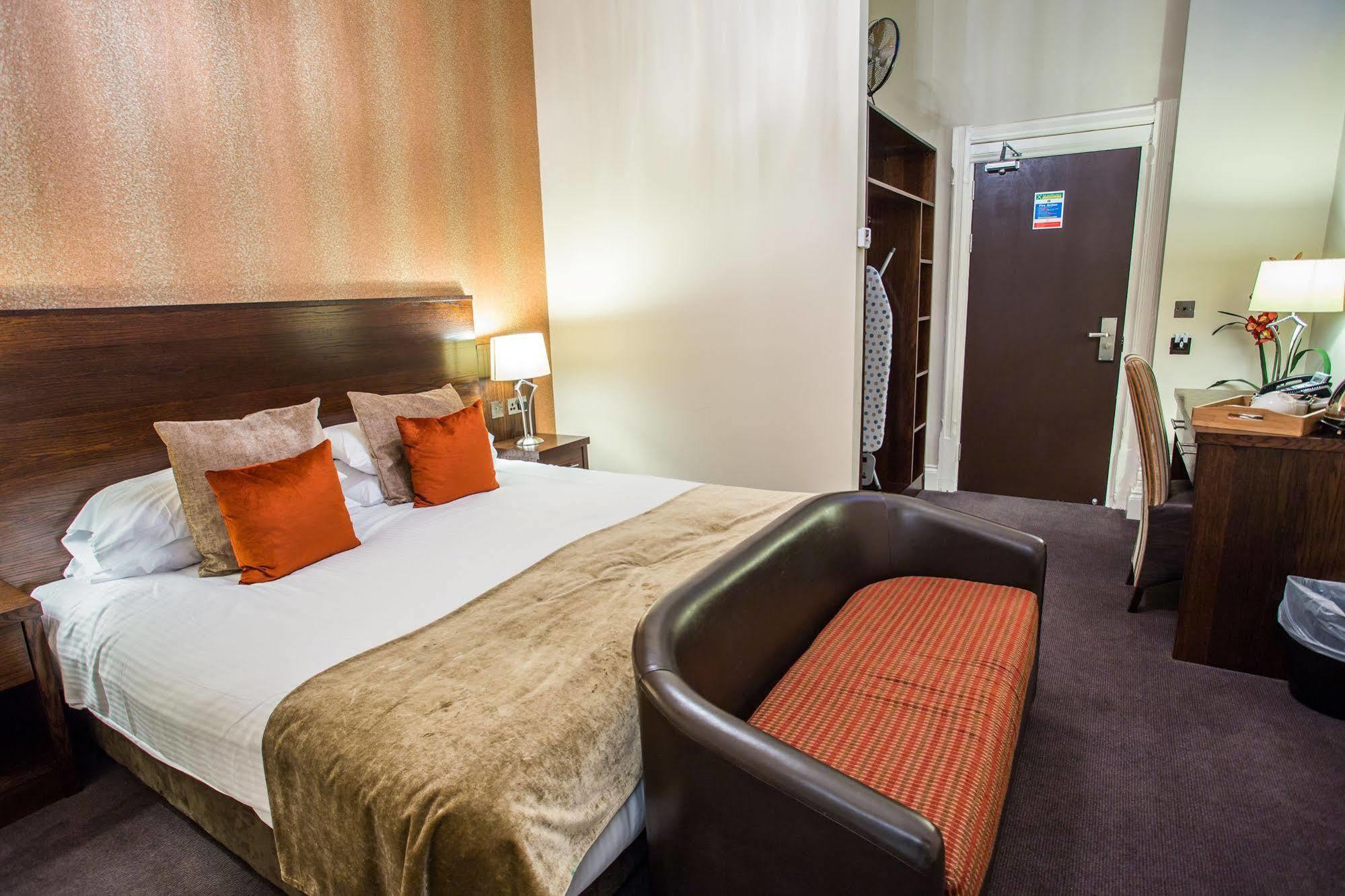 The Duke Of Edinburgh Hotel & Bar Barrow-in-Furness Ngoại thất bức ảnh